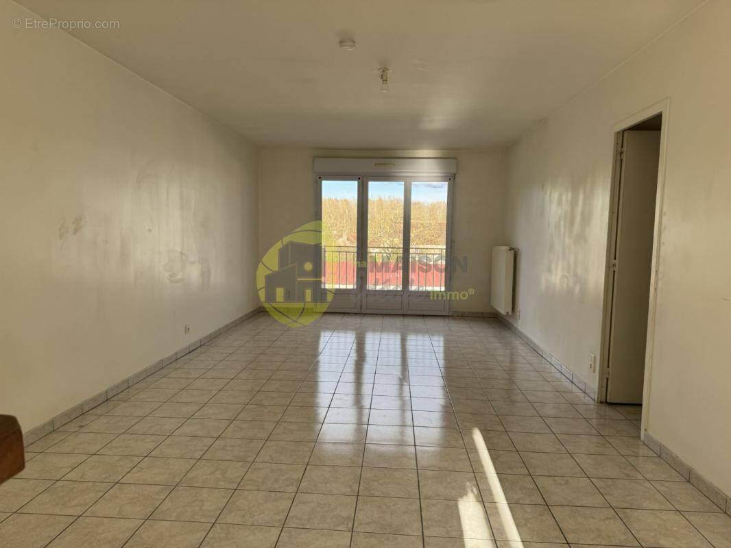 Appartement à MEHUN-SUR-YEVRE