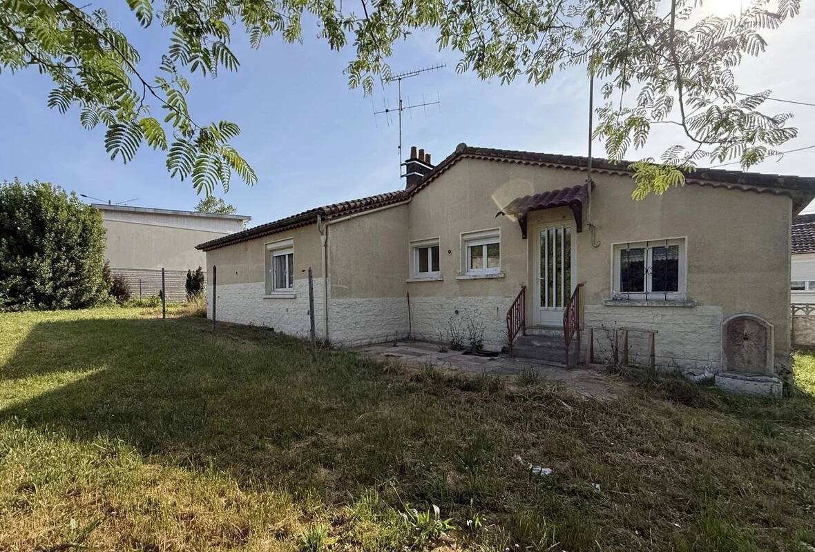 Maison à RUFFEC