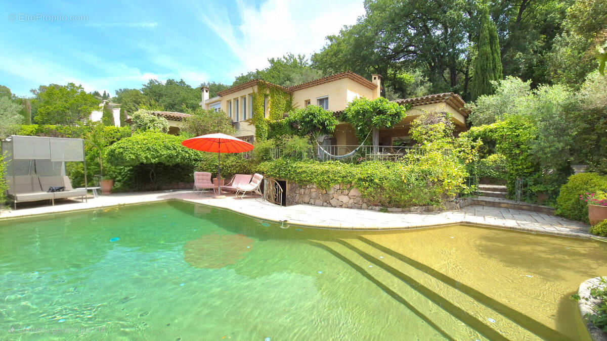 Maison à MOUANS-SARTOUX