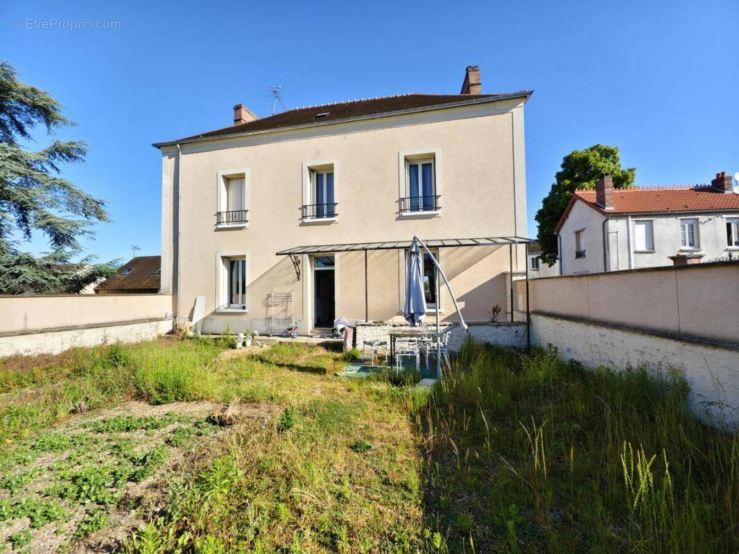 Maison à BUEIL