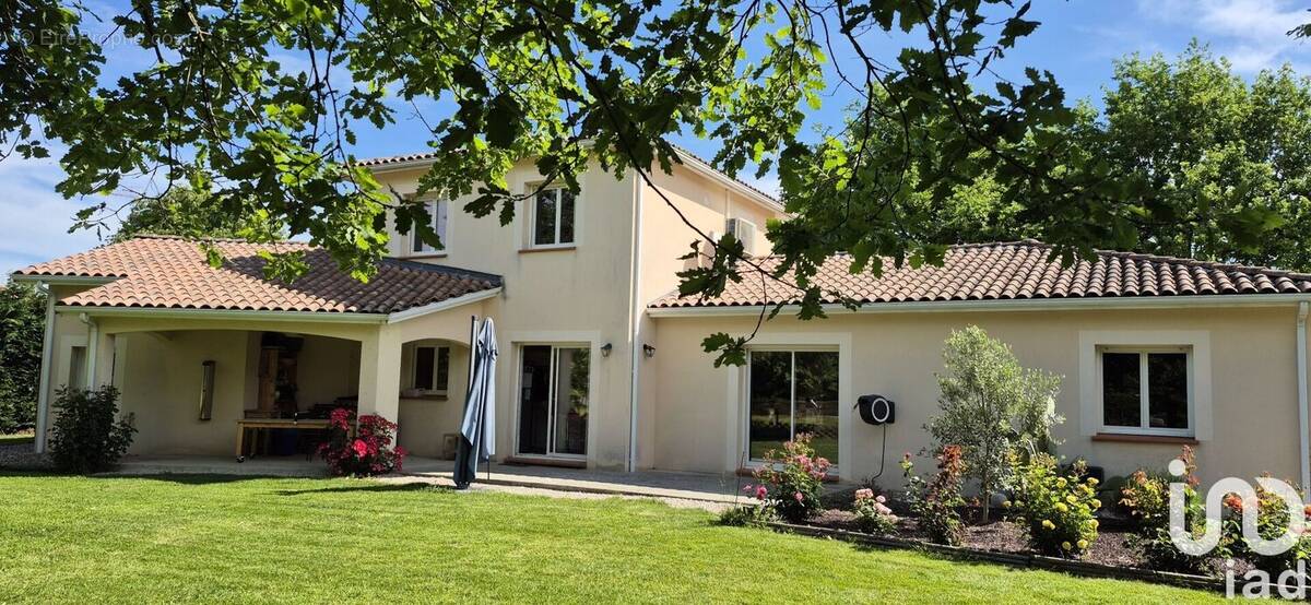 Photo 1 - Maison à MONTECH