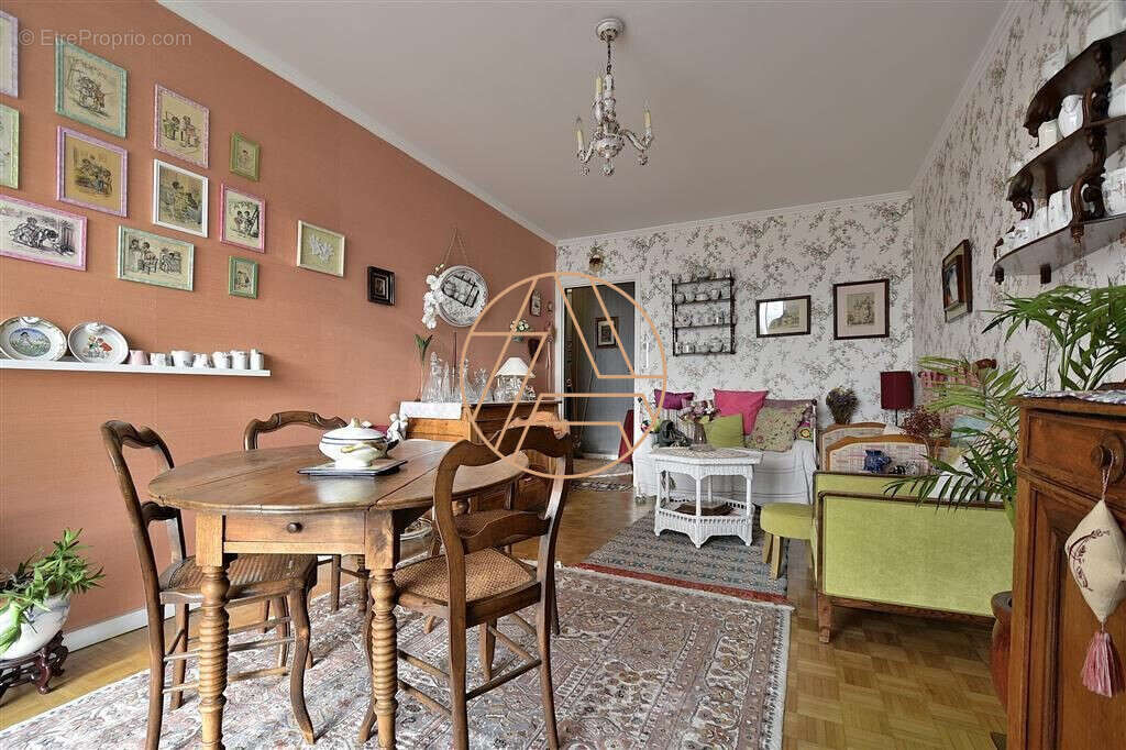 Appartement à SAINT-MAUR-DES-FOSSES