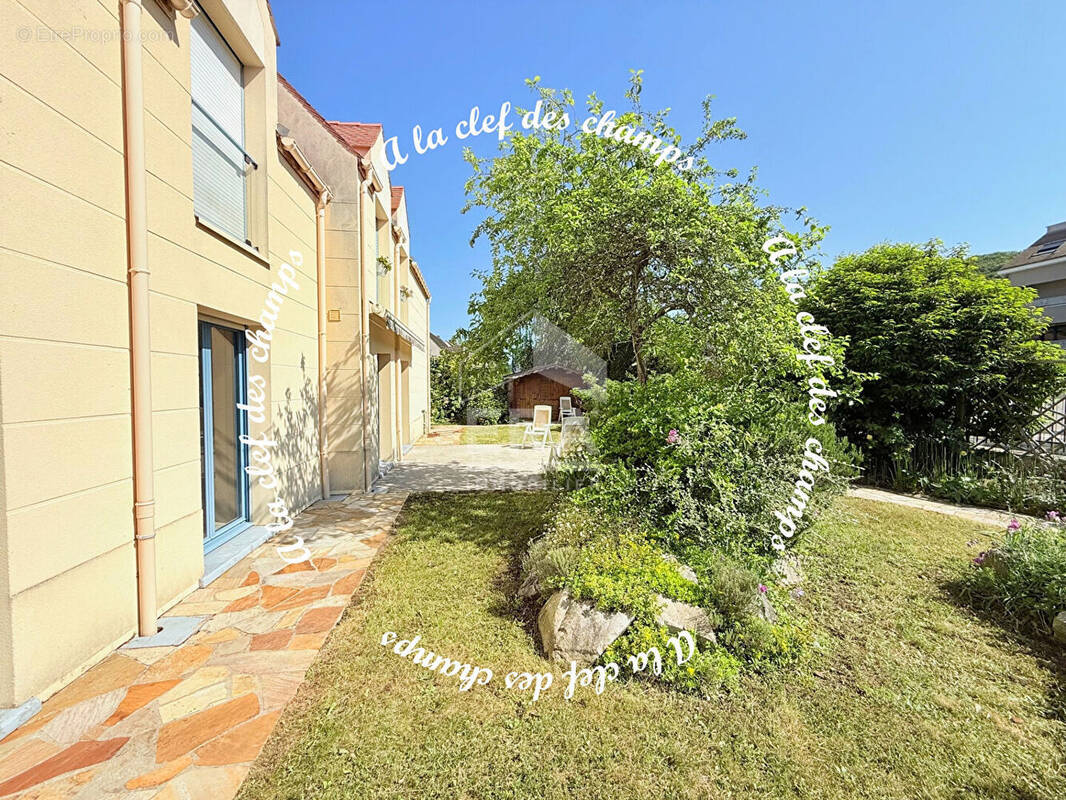 Appartement à SAINT-REMY-LES-CHEVREUSE