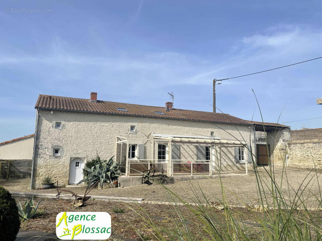 Maison à MIREBEAU
