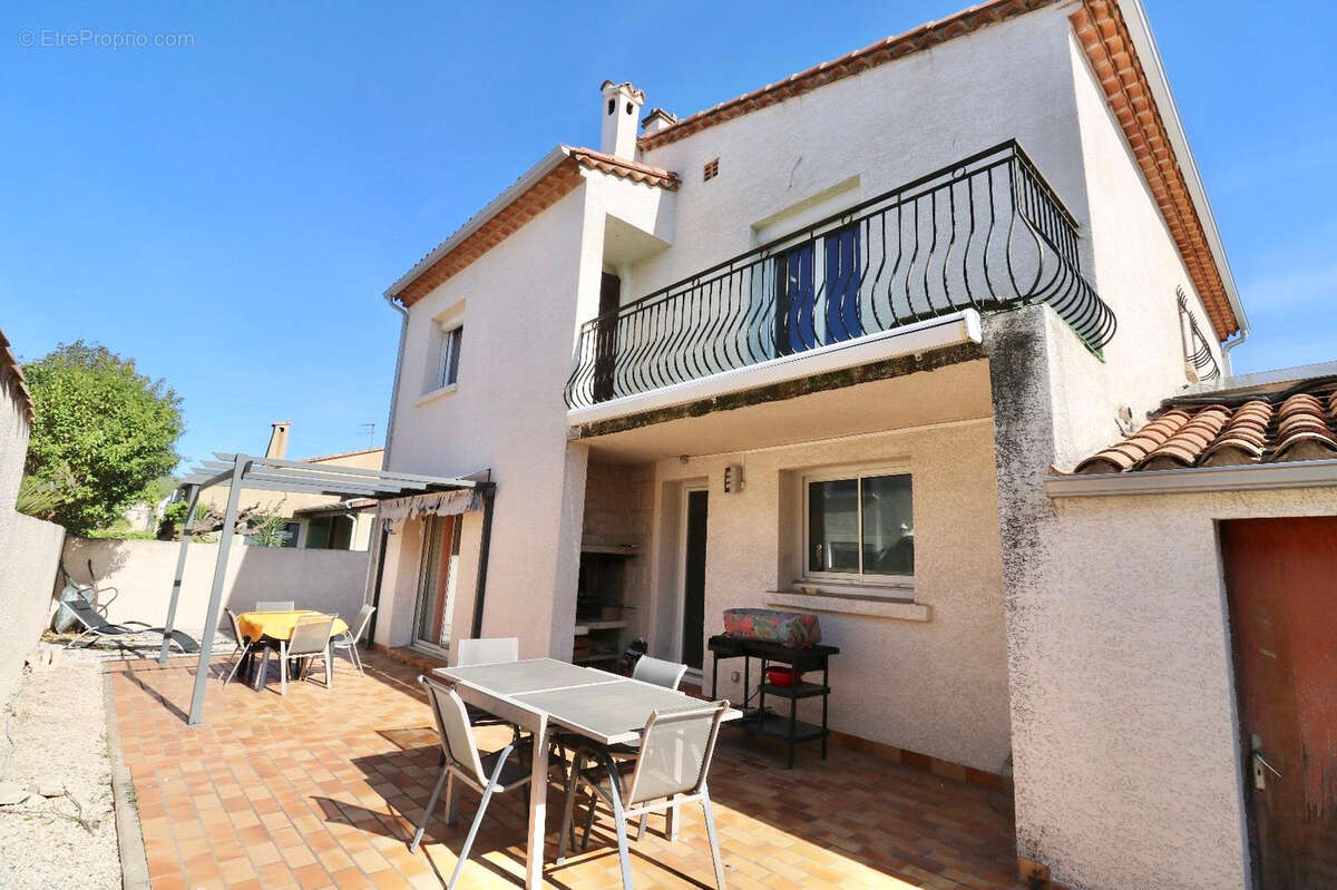 Maison à MAUGUIO