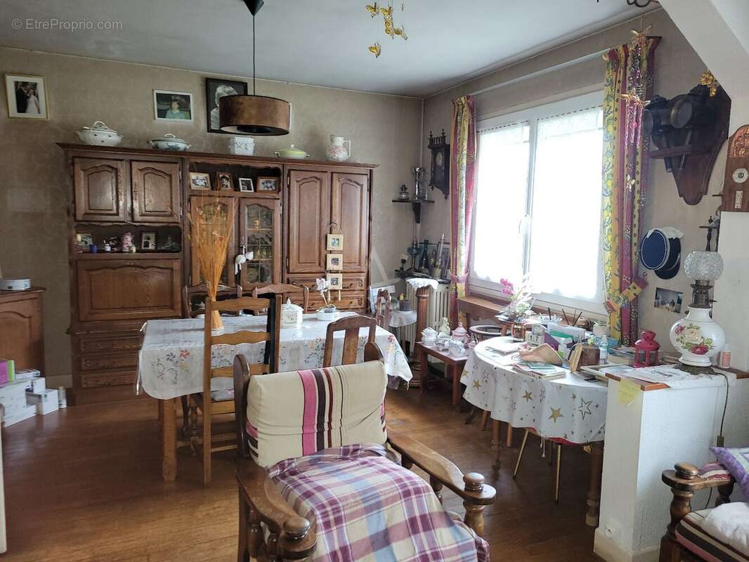 Maison à ESTERNAY