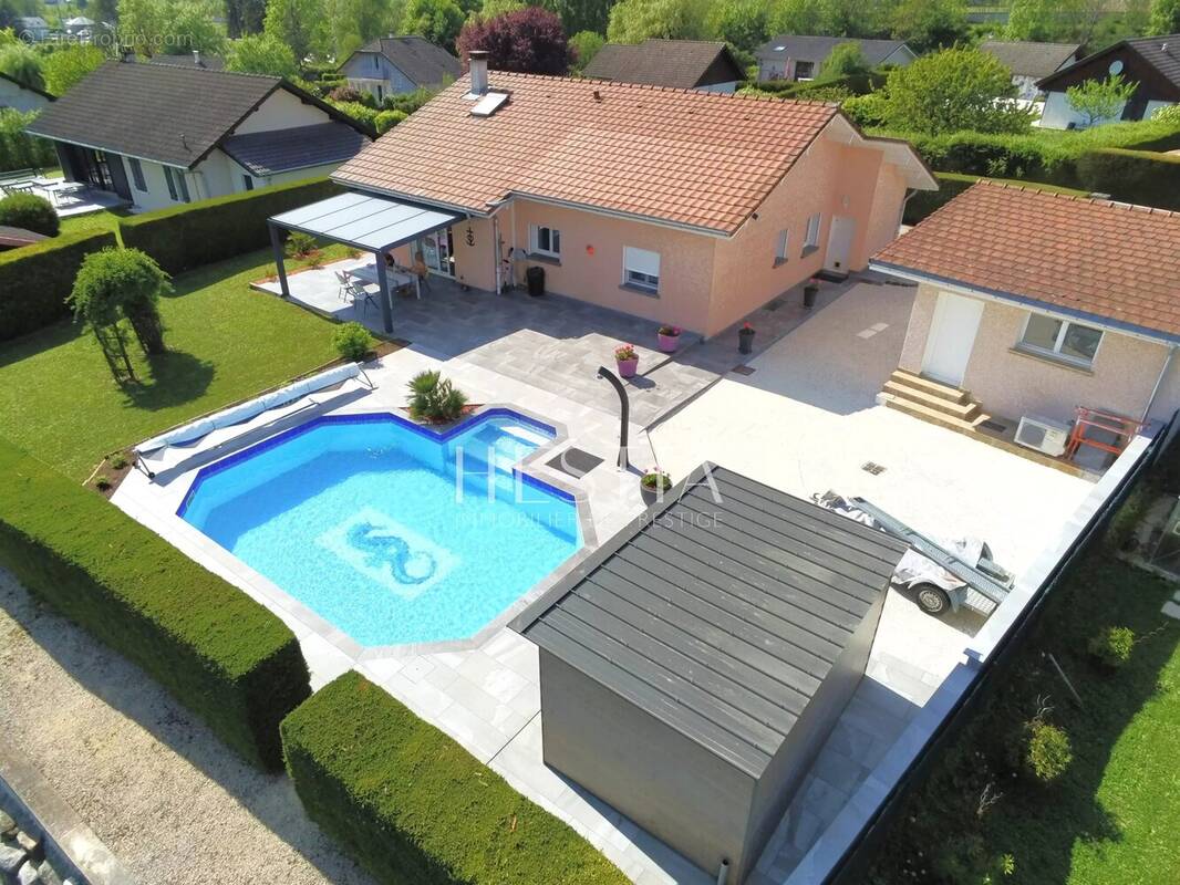 Maison à CHAPEIRY