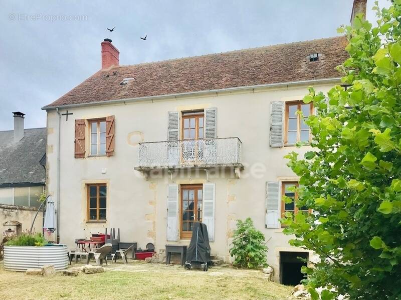 Maison à BENGY-SUR-CRAON