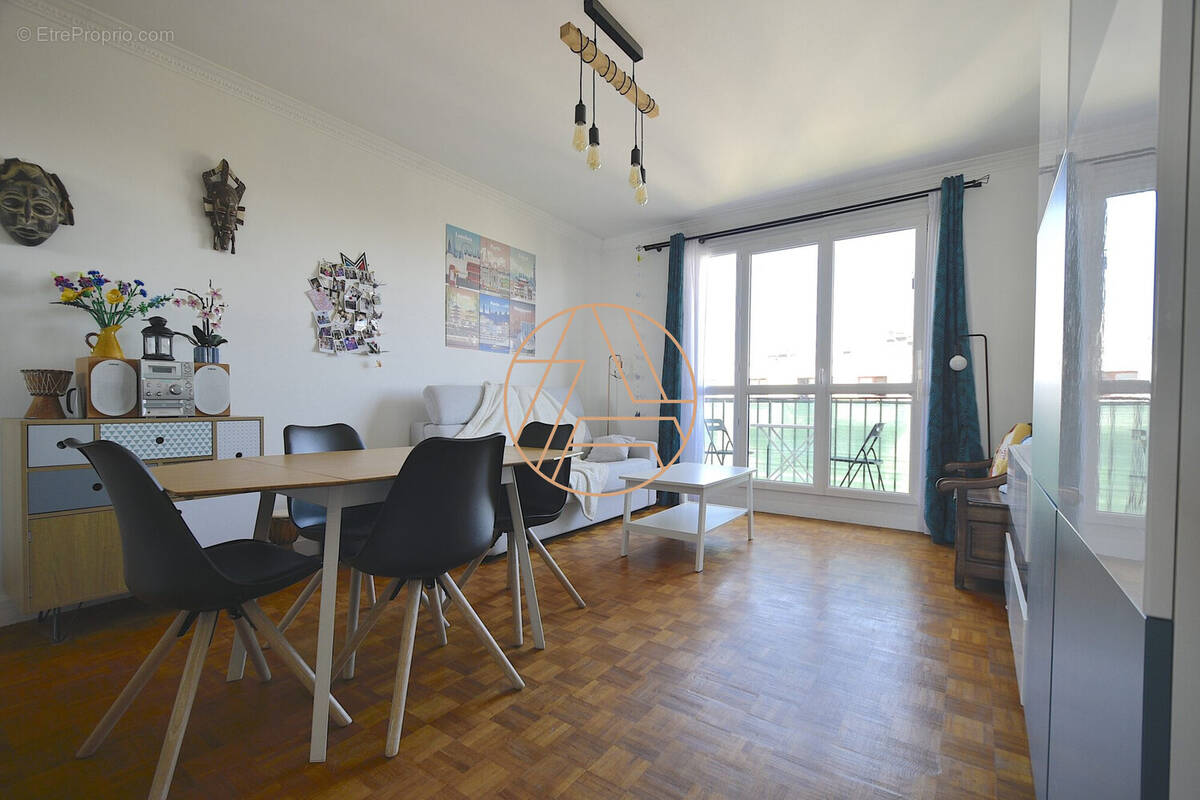 Appartement à SAINT-MAUR-DES-FOSSES