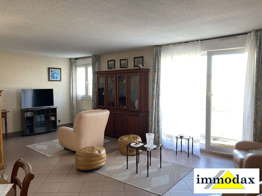 Séjour salon de 33 m² - Appartement à DAX