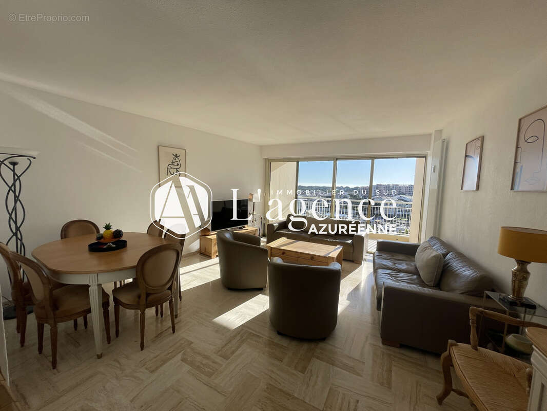 Appartement à MANDELIEU-LA-NAPOULE