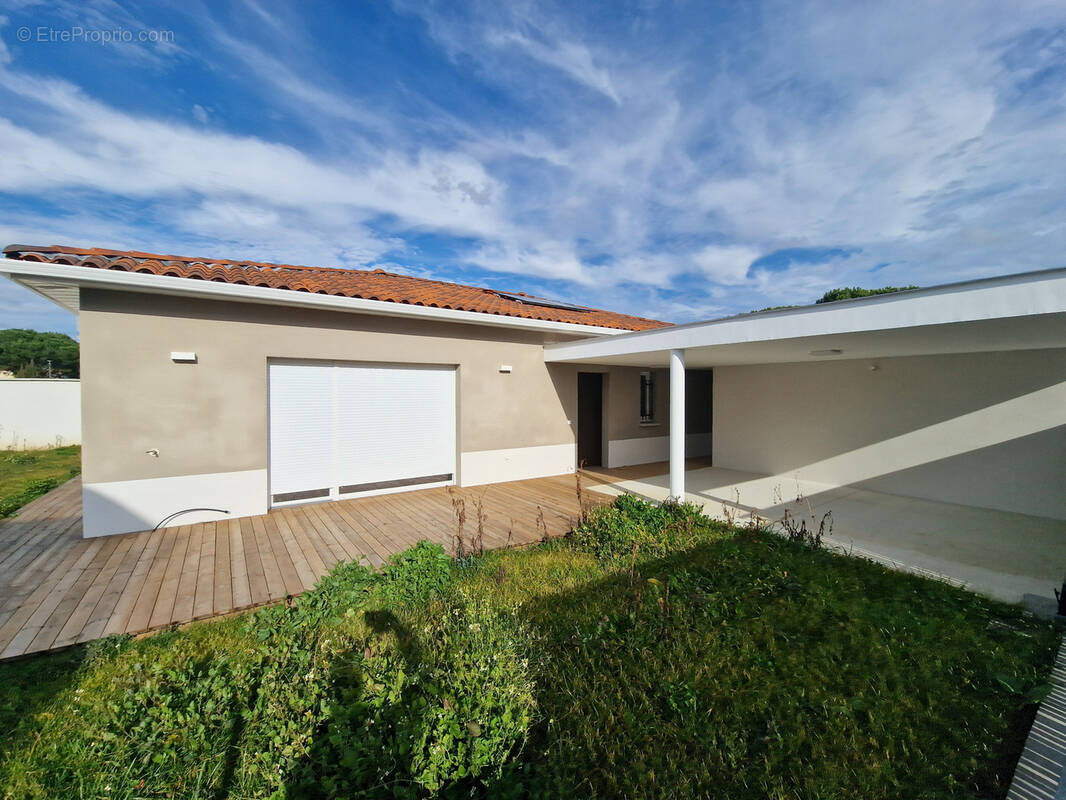 Maison à BRUGUIERES