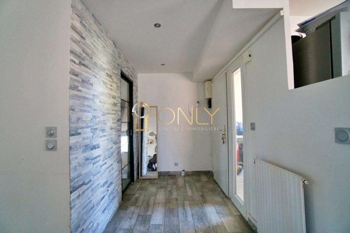 Appartement à SATHONAY-VILLAGE