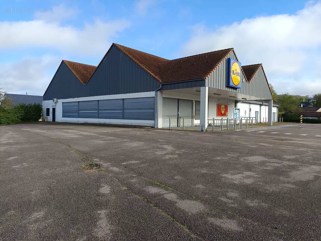 Commerce à BEAUMONT-LE-ROGER