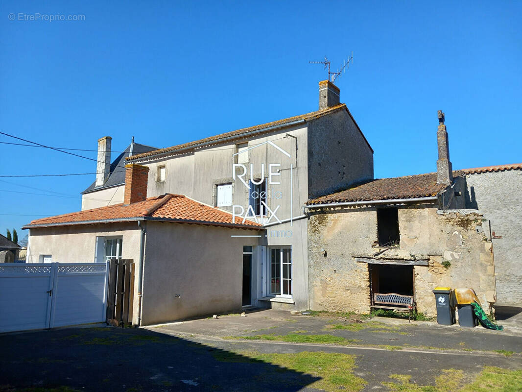 Maison à THENEZAY