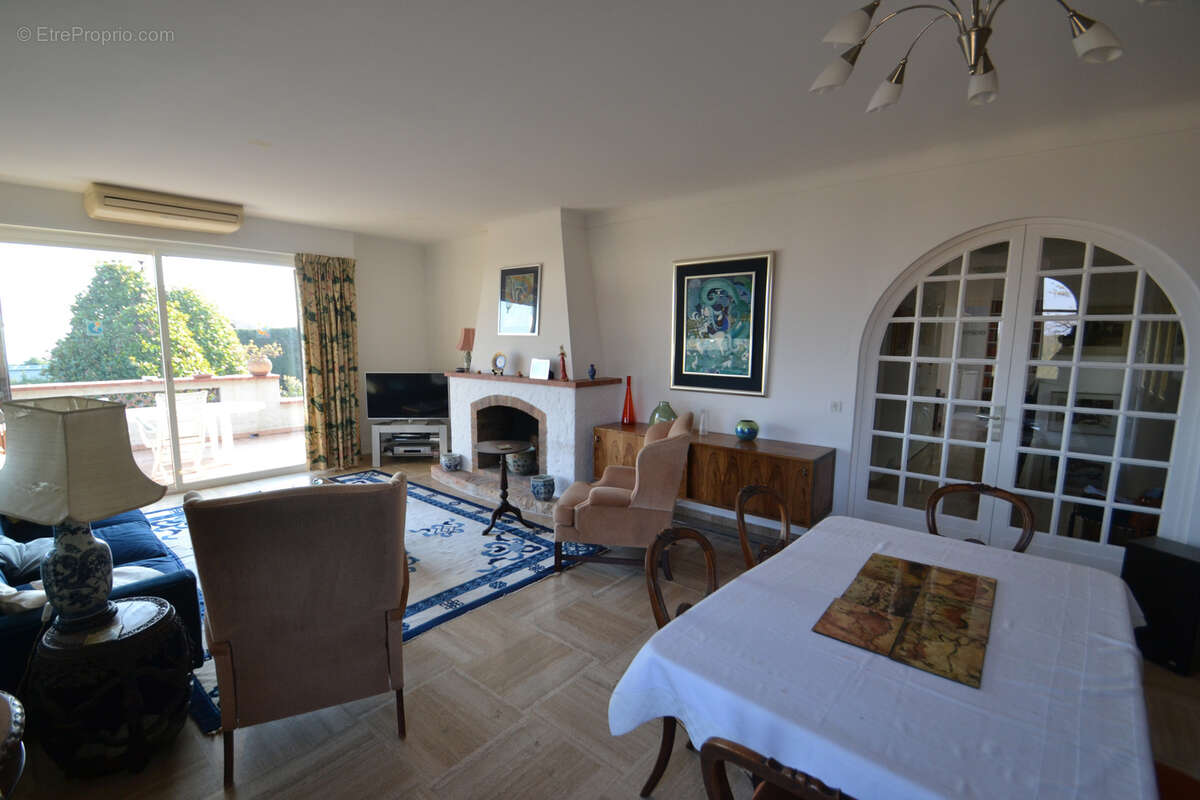 Maison à VALLAURIS