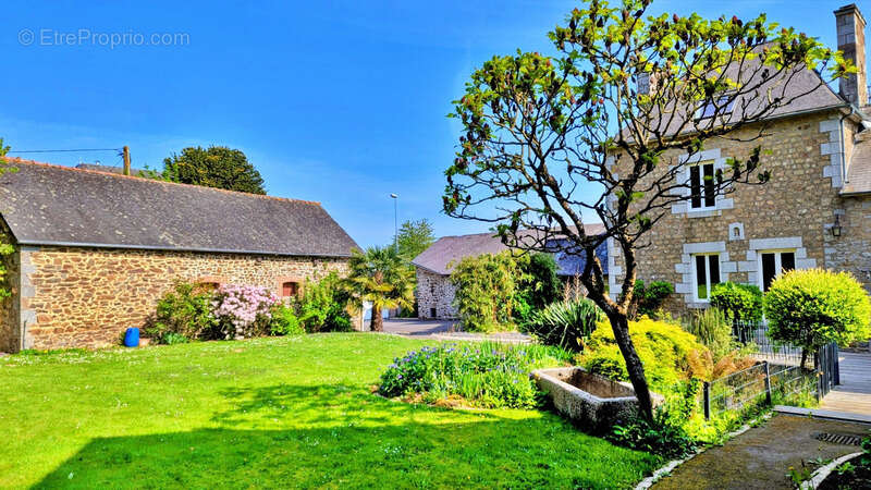 Maison à LECOUSSE