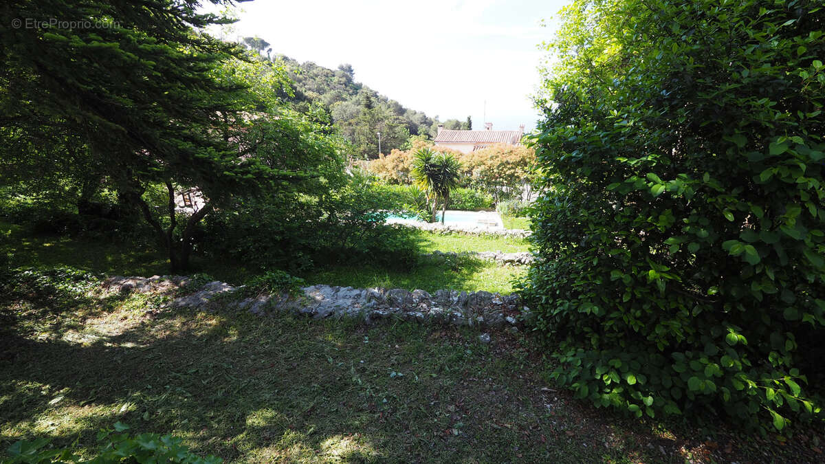 Terrain à LA TURBIE