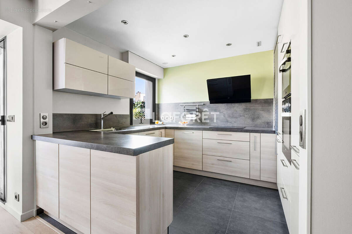 Appartement à SURESNES