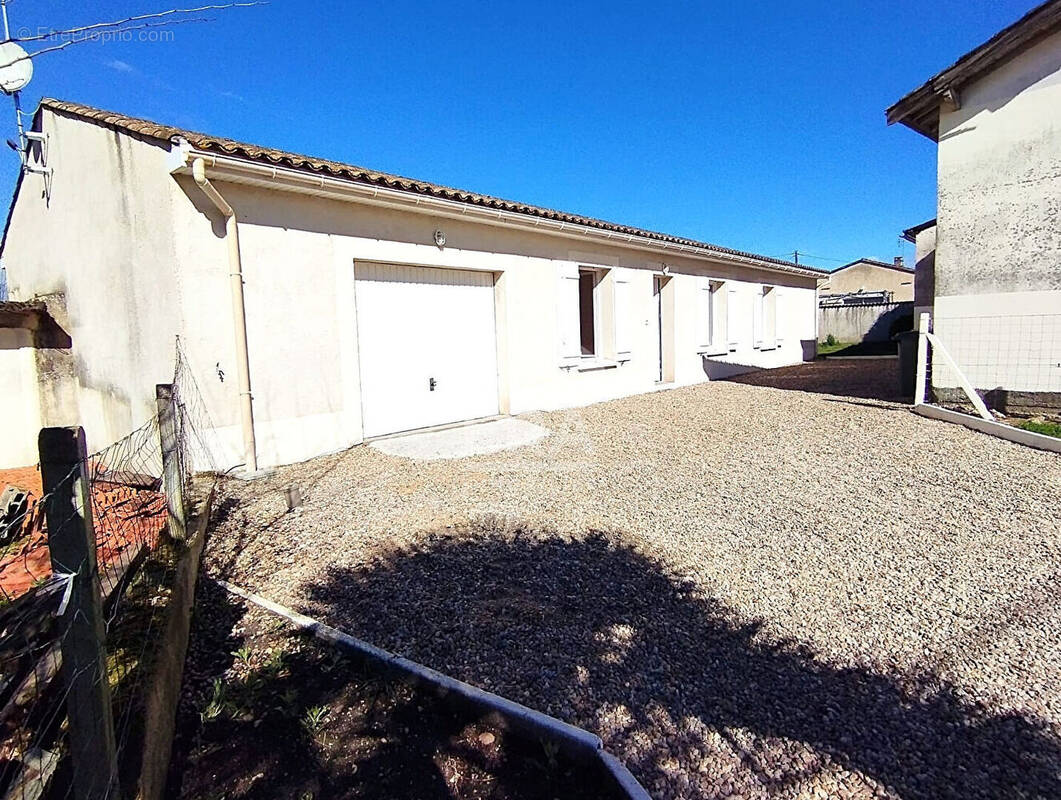 Maison à GENSAC