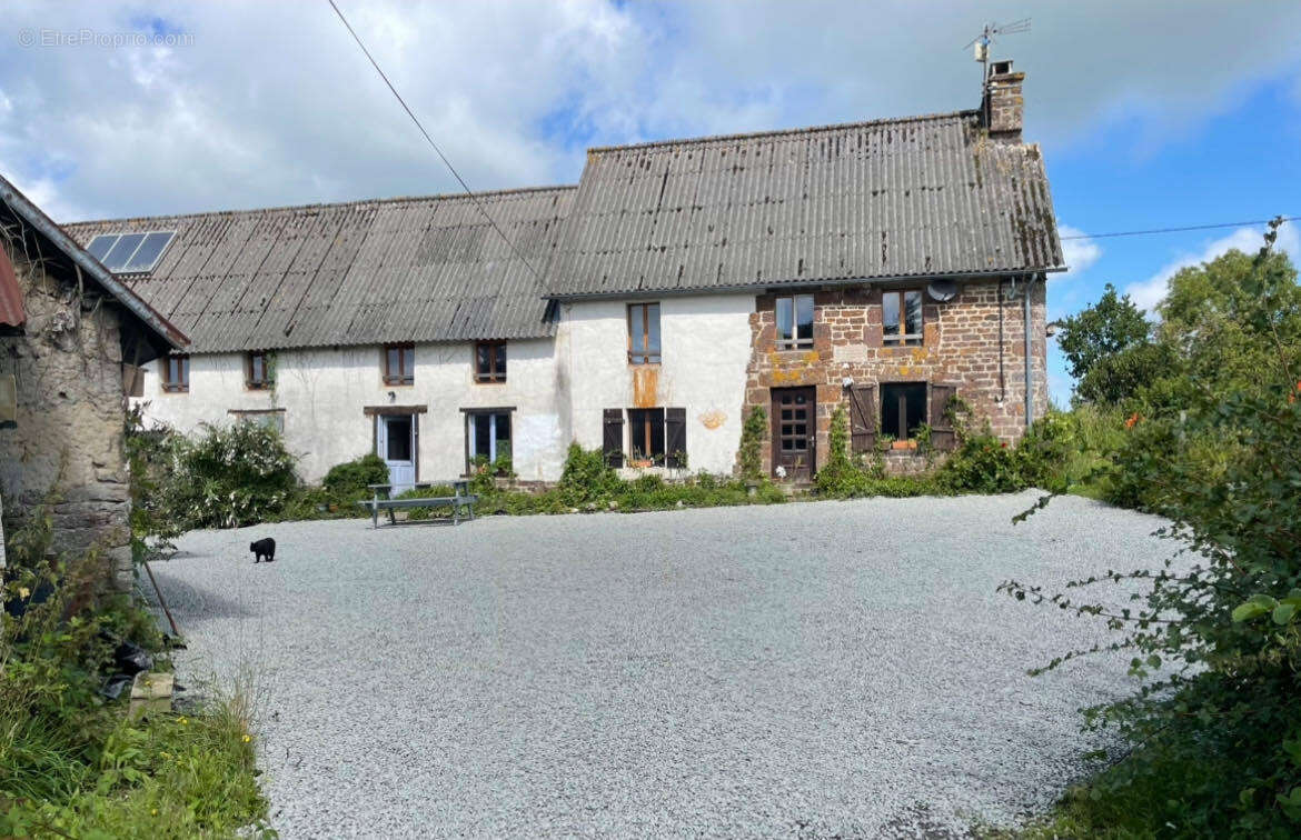 Maison à LE GUISLAIN