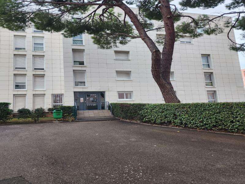 Appartement à PORT-DE-BOUC