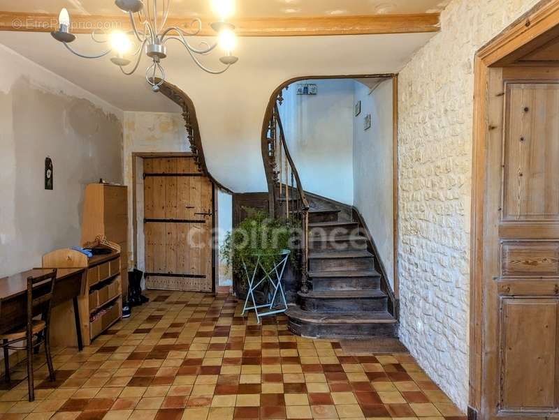 Maison à SEGONZAC