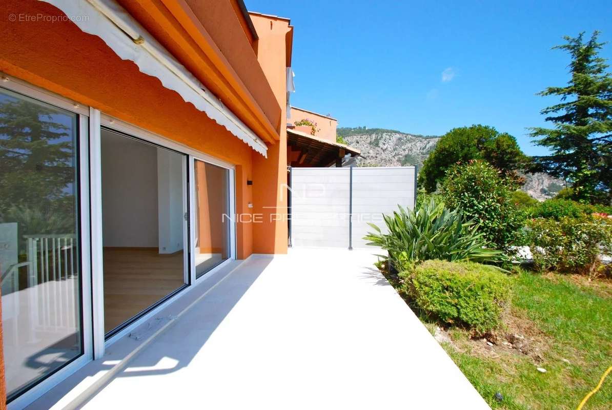 Appartement à EZE