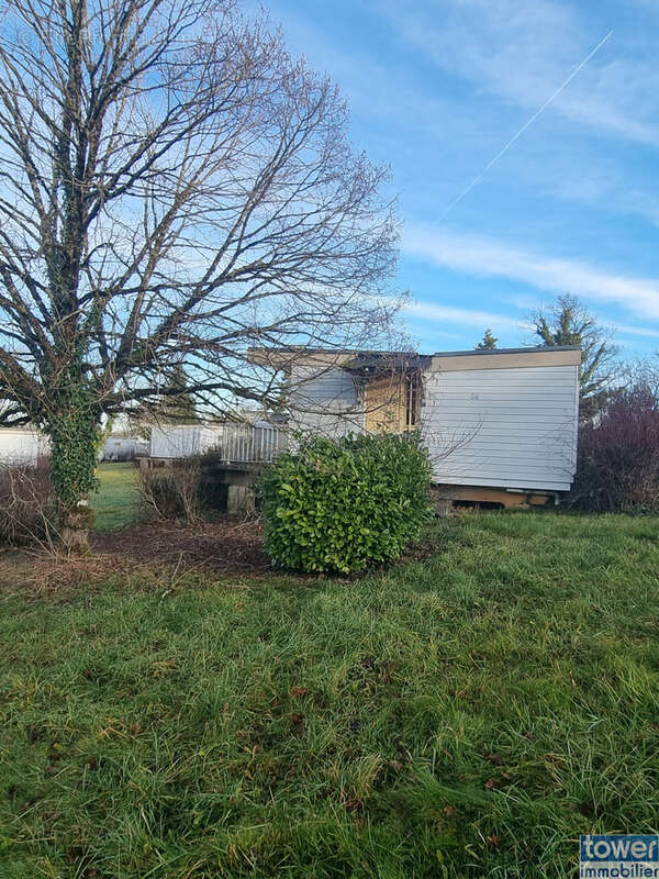 Terrain à AYEN