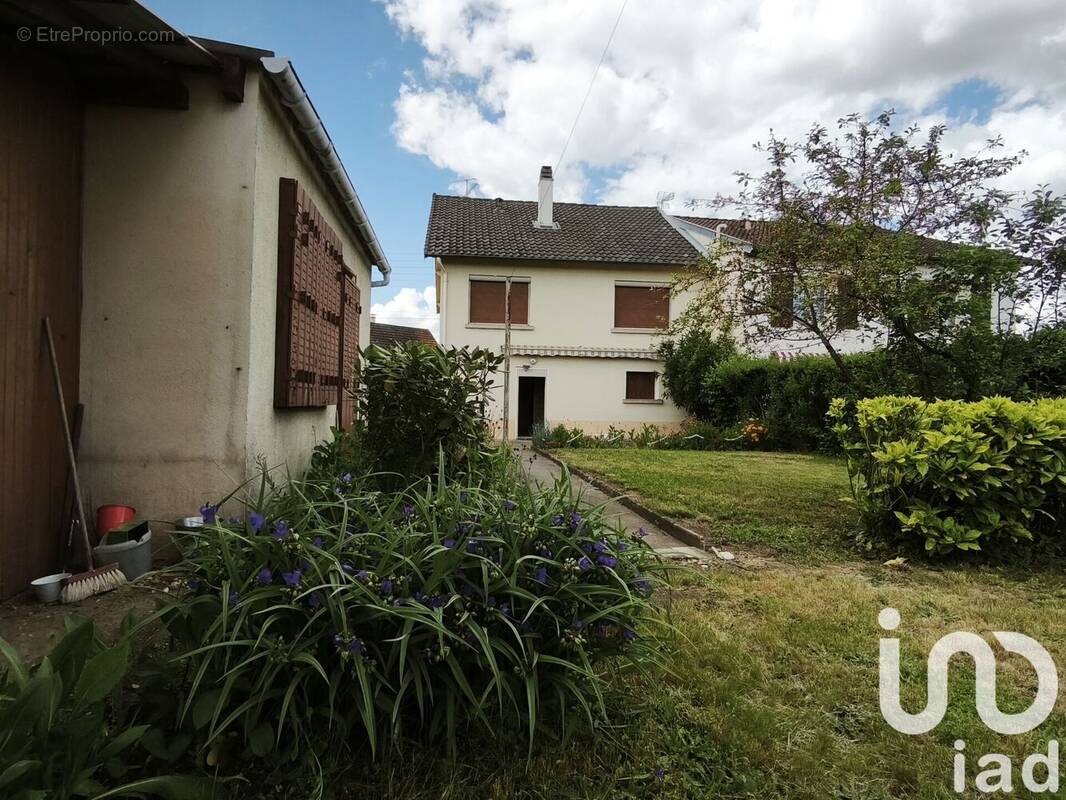 Photo 1 - Maison à MONTLUCON