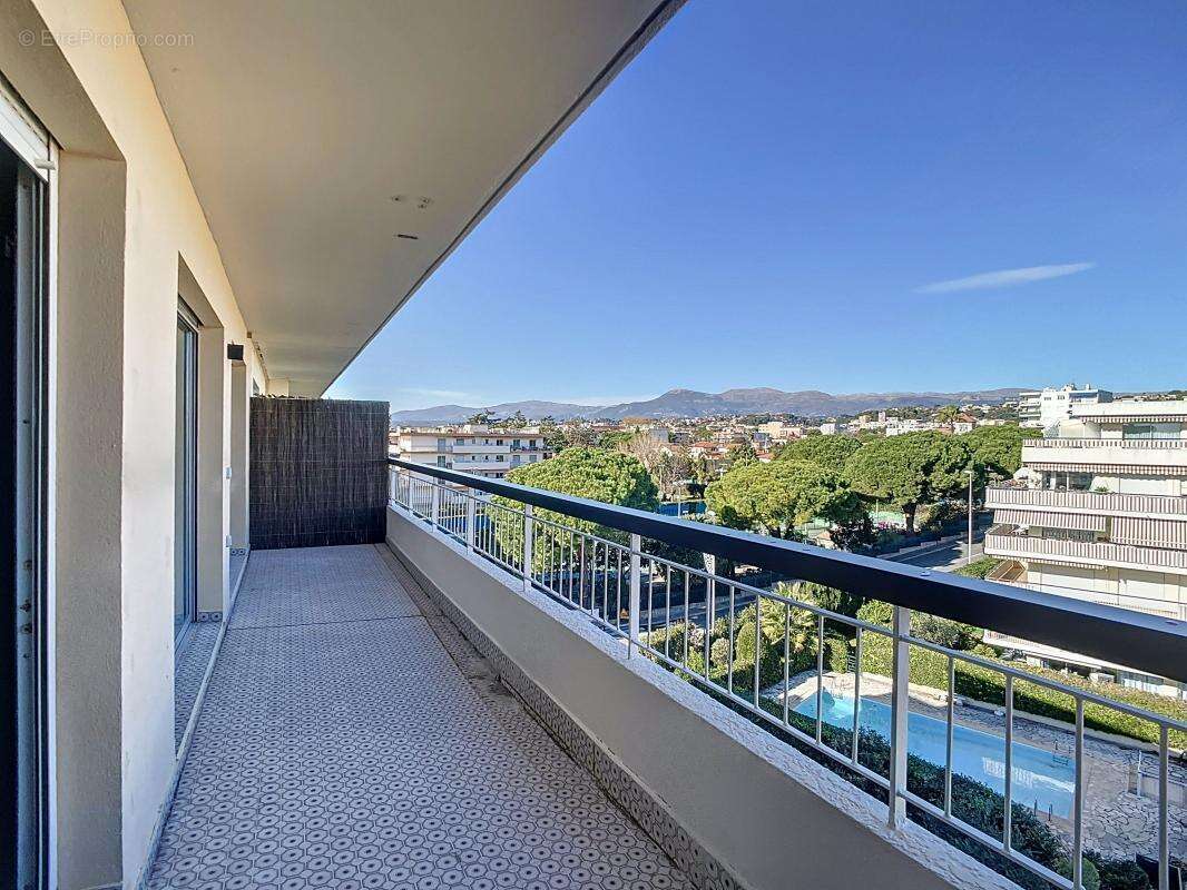 Appartement à SAINT-LAURENT-DU-VAR