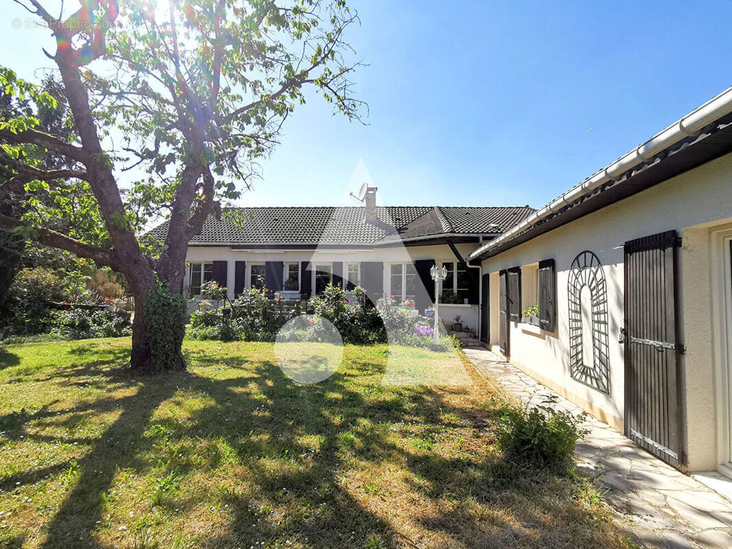 Maison à LA FRETTE-SUR-SEINE