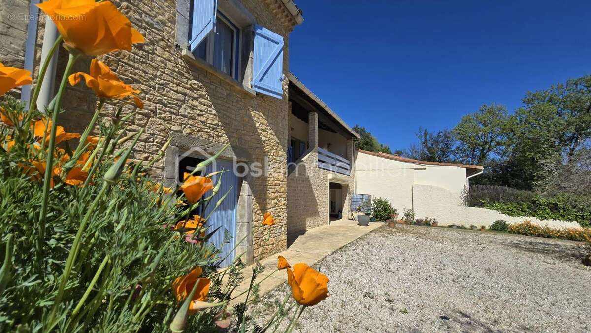 Maison à SABRAN