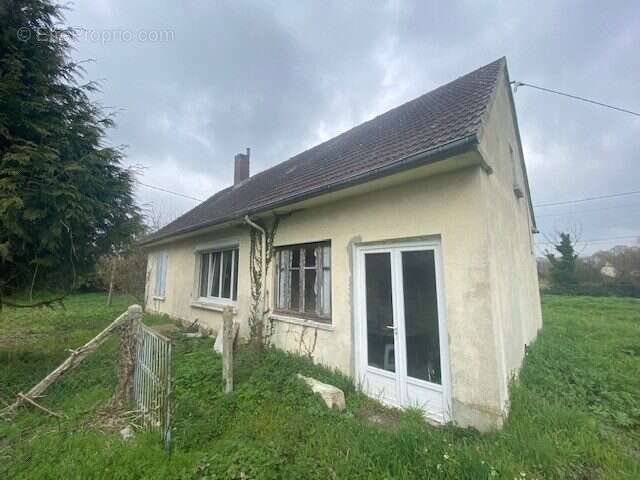 Maison à MEZIDON-CANON