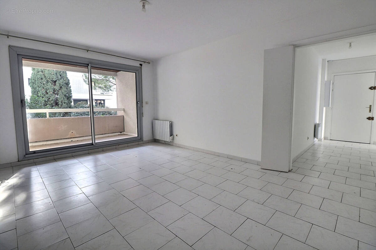 Appartement à MARSEILLE-8E