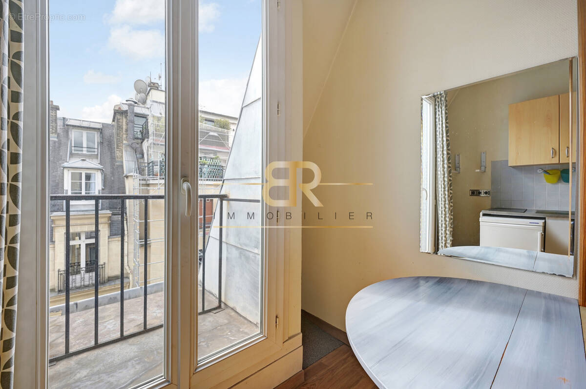 Appartement à PARIS-8E