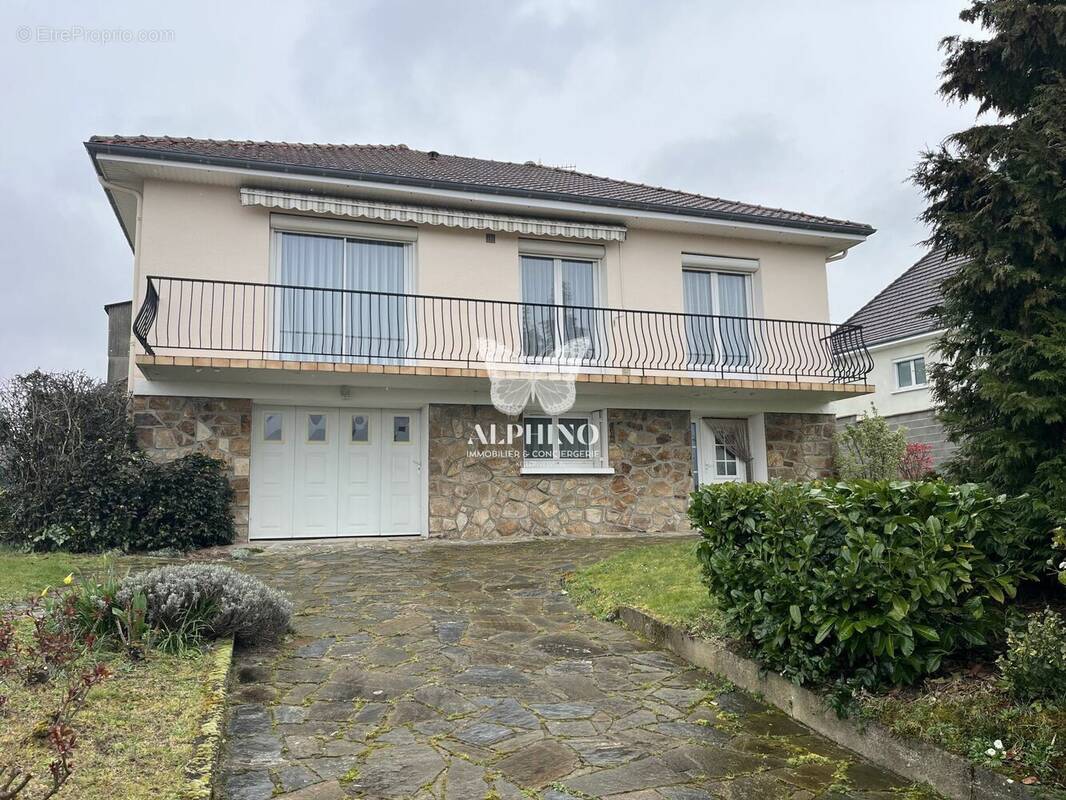 Maison à SAINT-JUNIEN