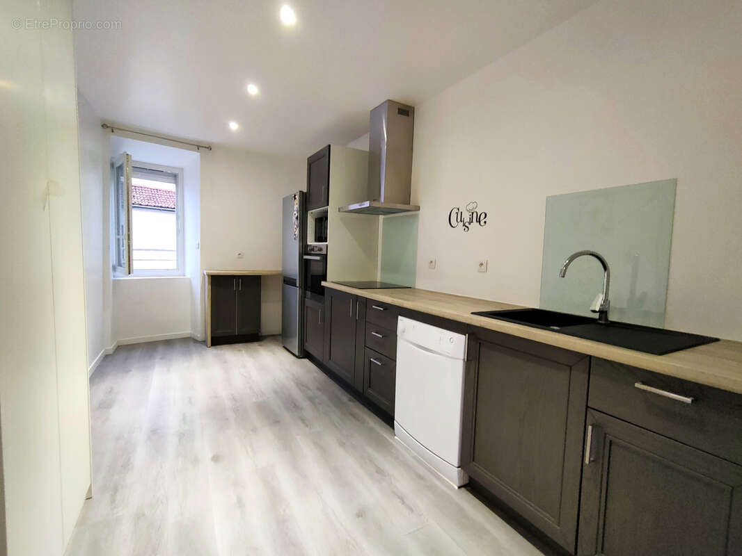 Appartement à BRUYERES-LE-CHATEL