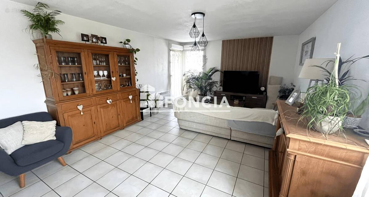 Appartement à MONTIGNY-EN-GOHELLE