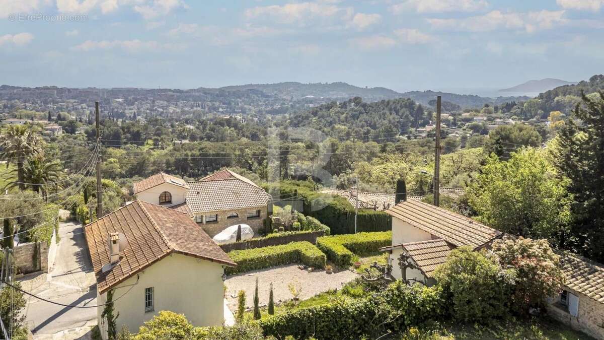 Maison à MOUGINS