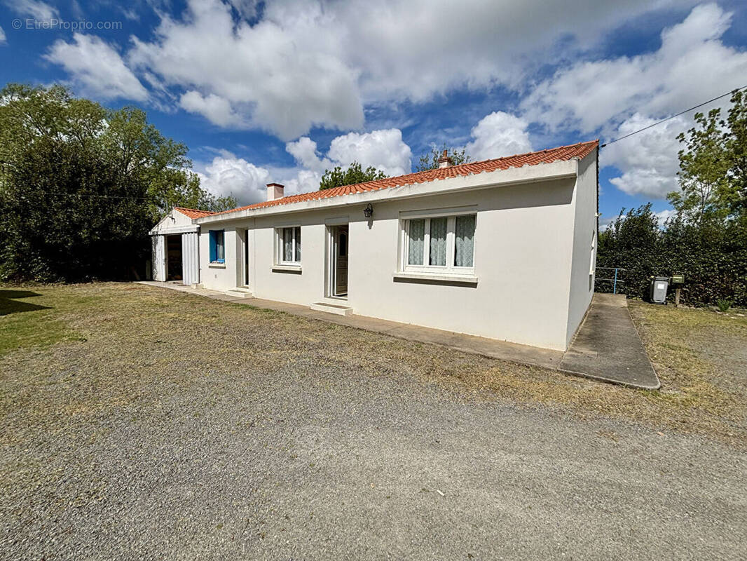 Maison à SALLERTAINE