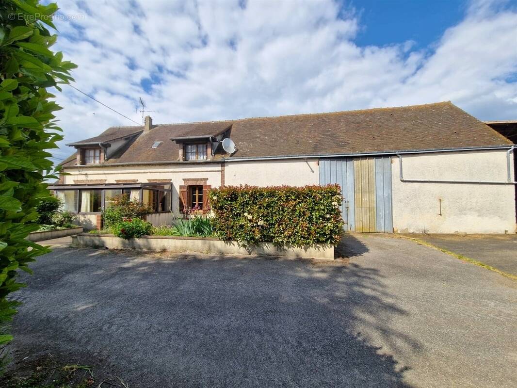 Maison à LA MADELEINE-DE-NONANCOURT