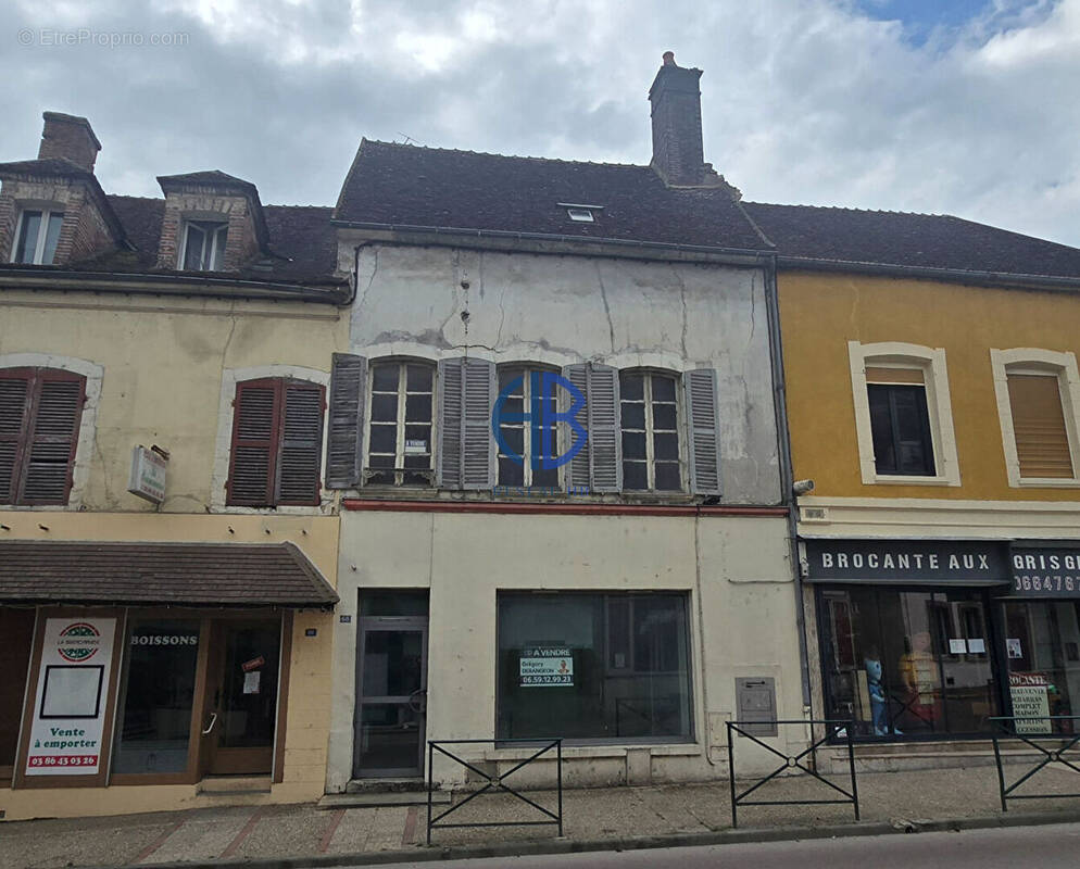 Appartement à BRIENON-SUR-ARMANCON