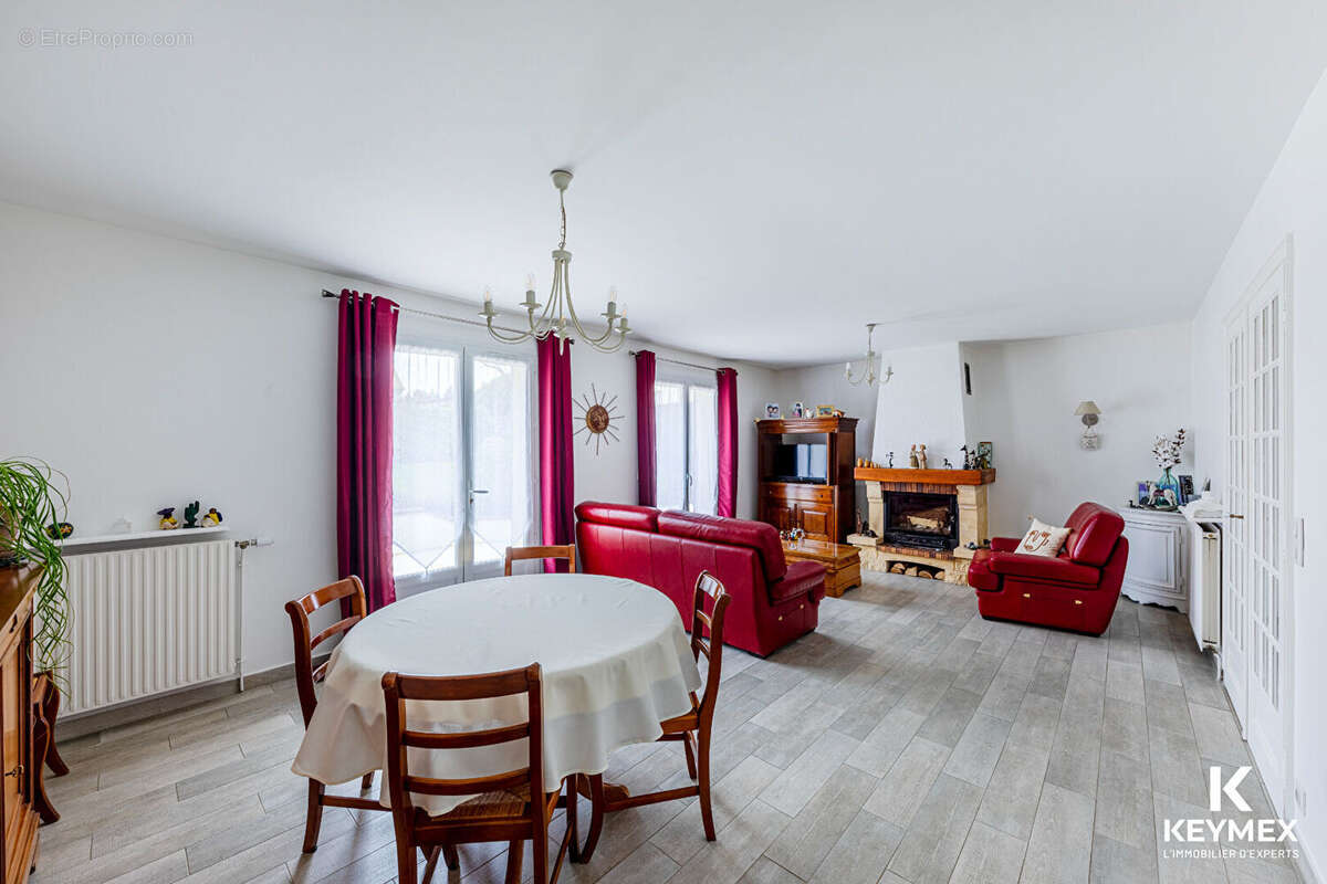 Maison à ENNERY
