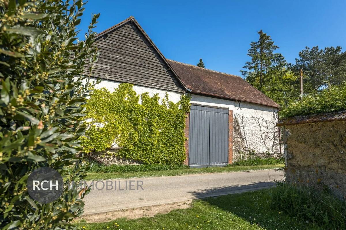 Maison à HOUDAN