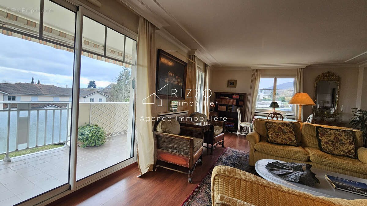 Appartement à DIVONNE-LES-BAINS