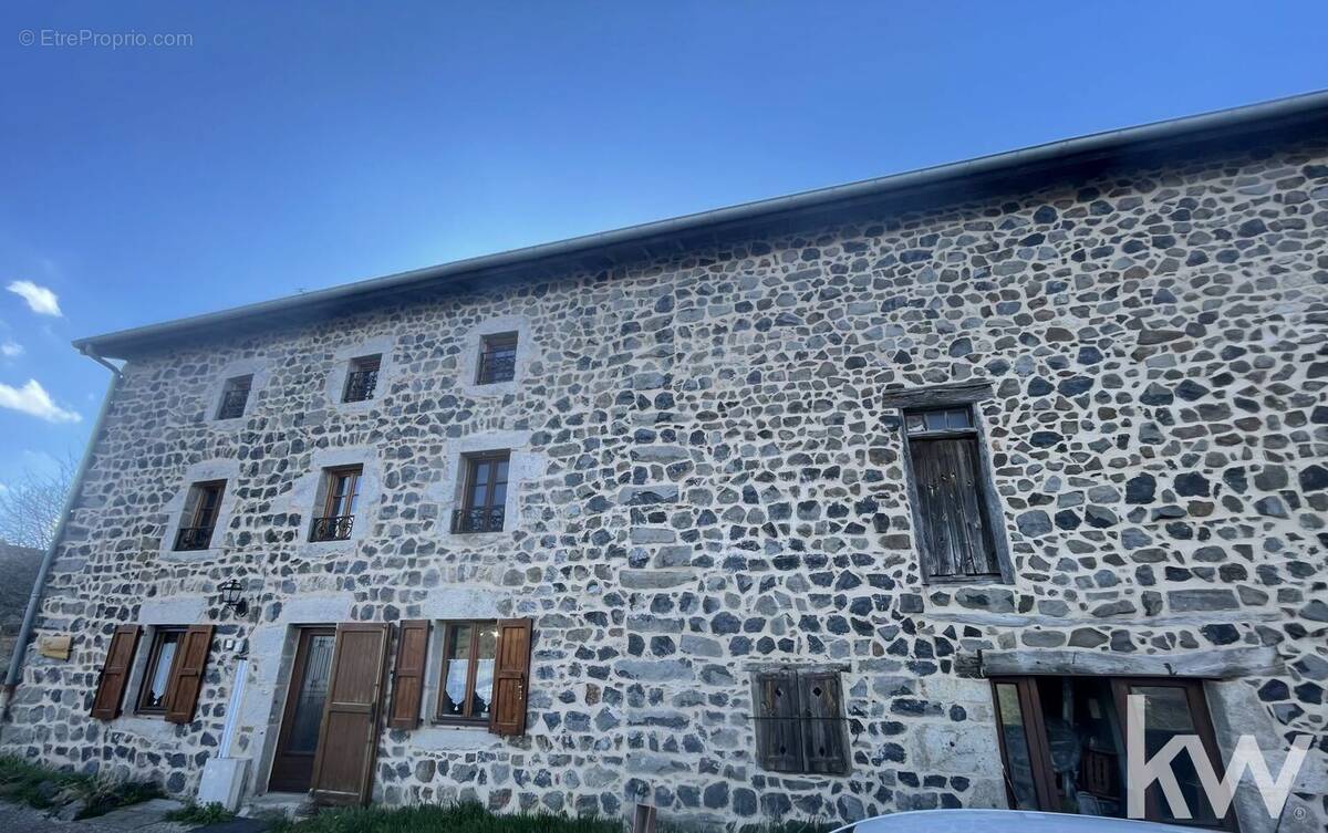 Maison à ROCHE-EN-REGNIER