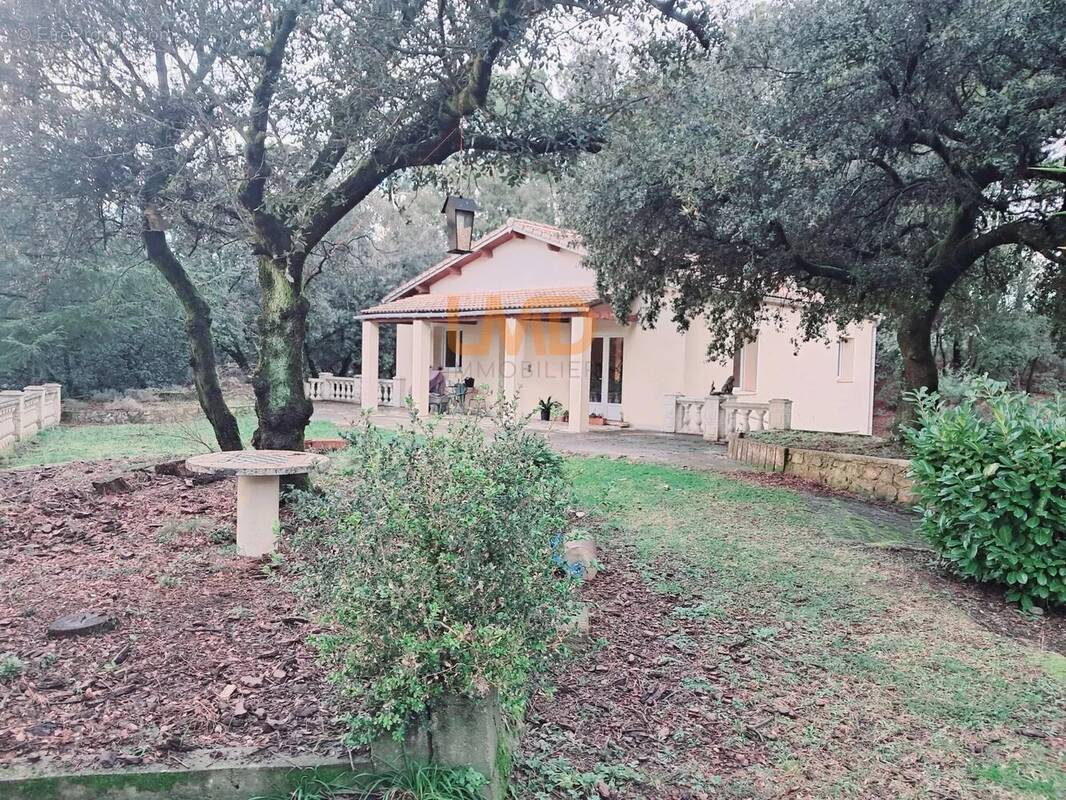 Maison à LAVAL-PRADEL