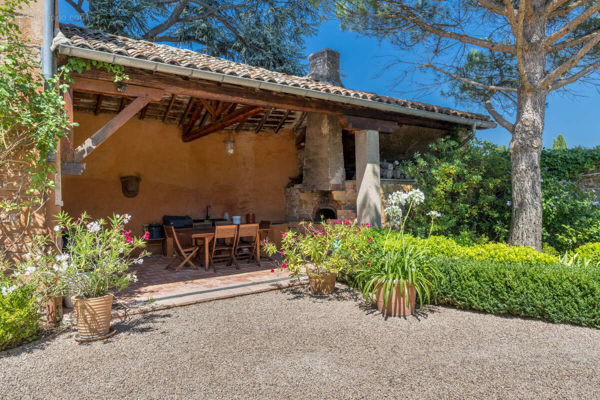 Maison à LACHASSAGNE