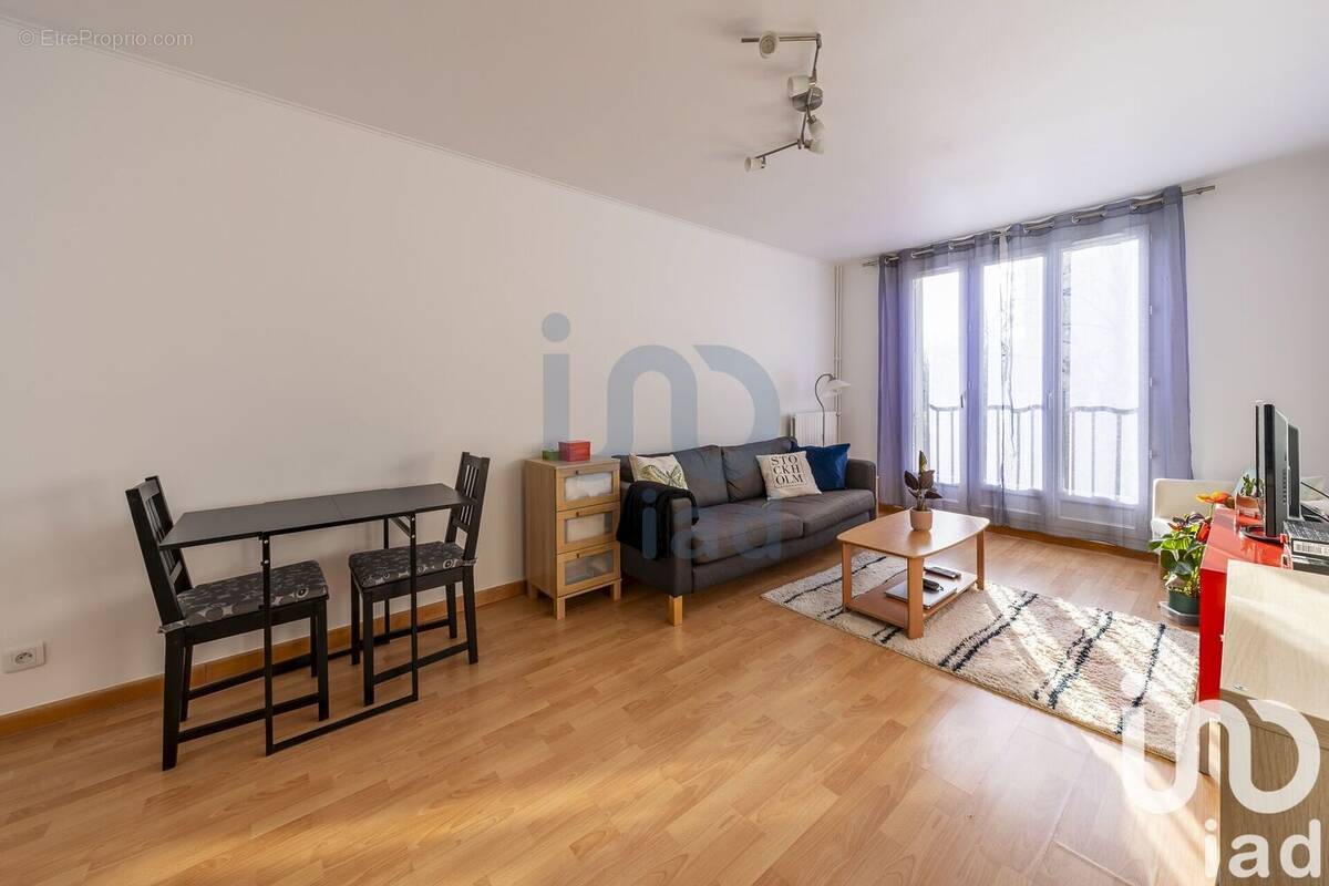 Photo 1 - Appartement à CHEVILLY-LARUE
